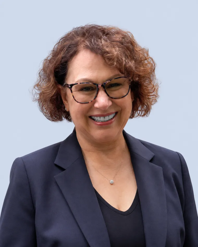 Lynn Lowry, Agente · Carolina del Norte en Apostille Near Me